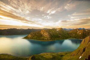 Die besten Jahreszeiten für den Angelurlaub in Norwegen